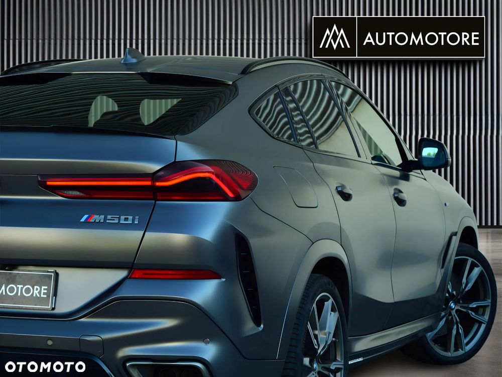 BMW X6 M50i - 12