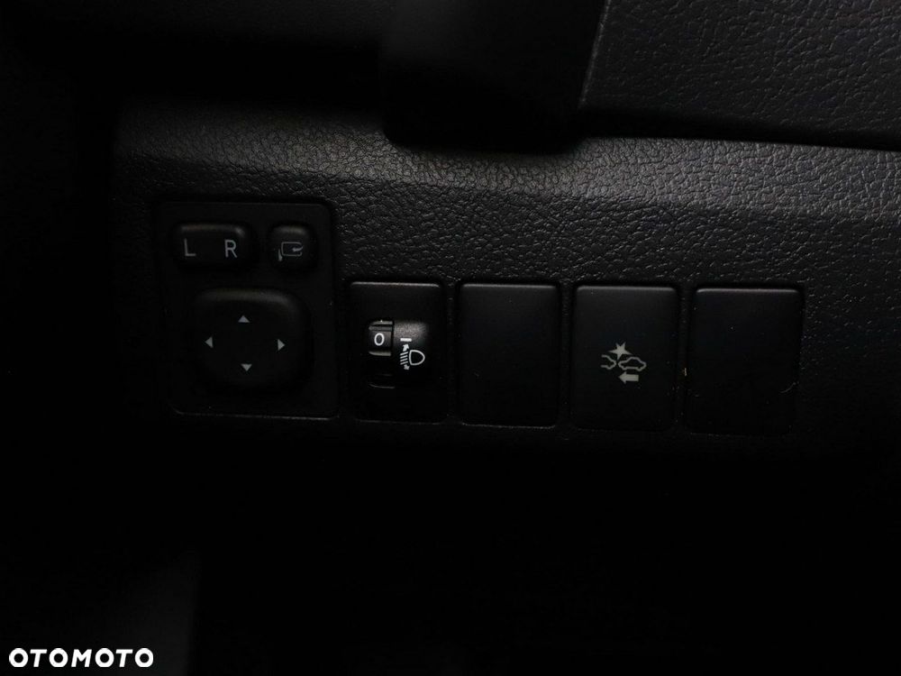 Toyota Auris 1.8 VVT-i Automatik Team Deutschland - 36