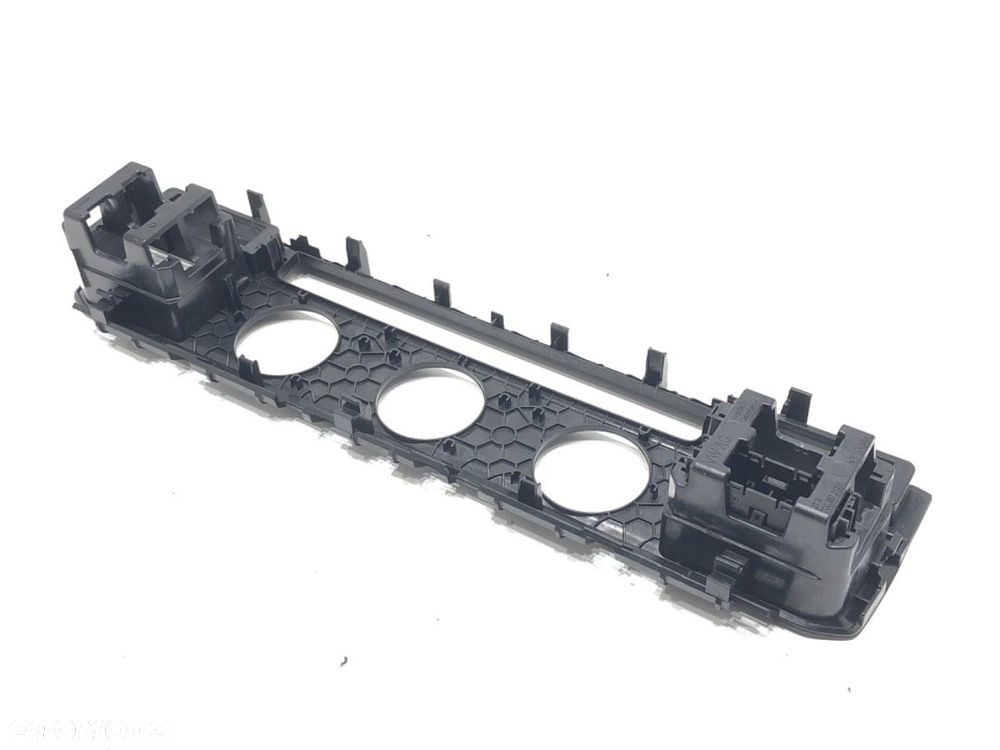 RAMKA PANELU KLIMATYZACJI  MAN TGE Autobus 2017 - 2022 2.0 TDI 130 kW [177 KM] olej napędowy 2017 - - 3