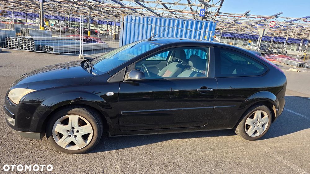 2007 Ford Focus, photograph 3