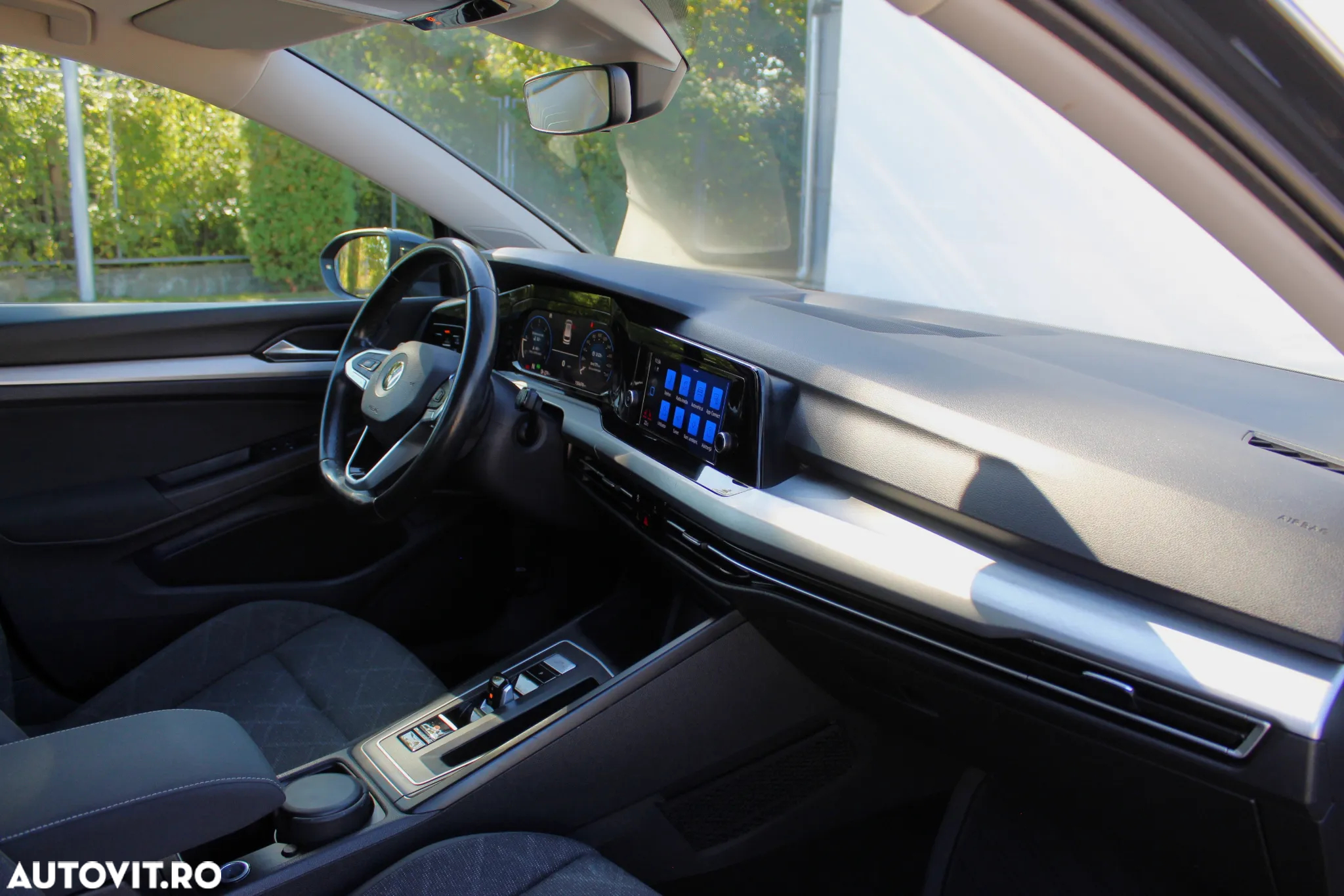 Volkswagen Golf - 12