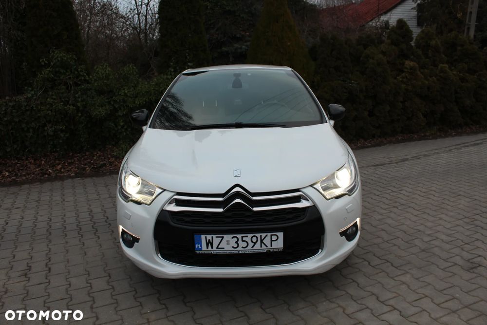 Citroën DS4 VTi 120 Urban Show - 12