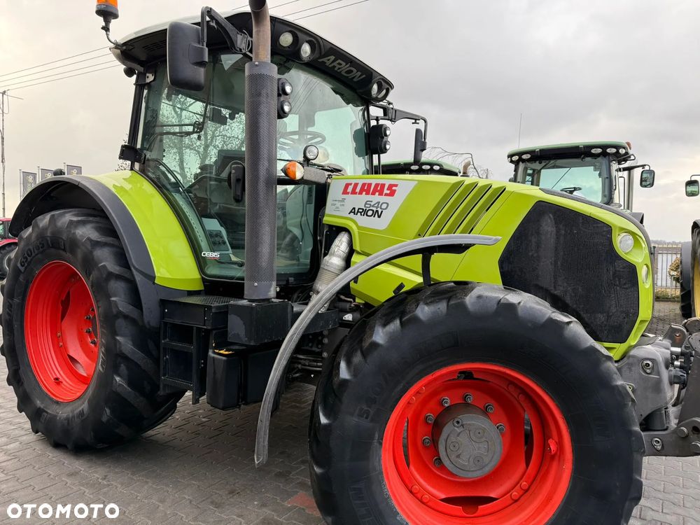 Claas ARION 640 CEBIS  650 660  JOHN DEERE 6930 - 32