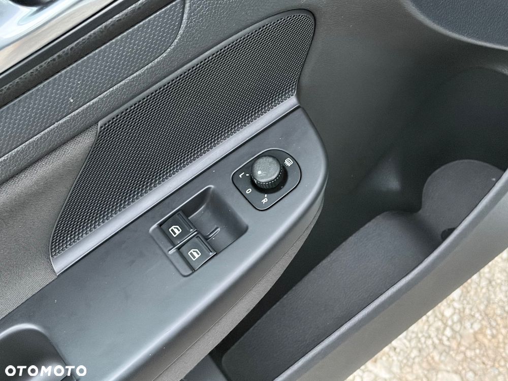 Volkswagen Golf 1.9 TDI DPF Trendline - 17