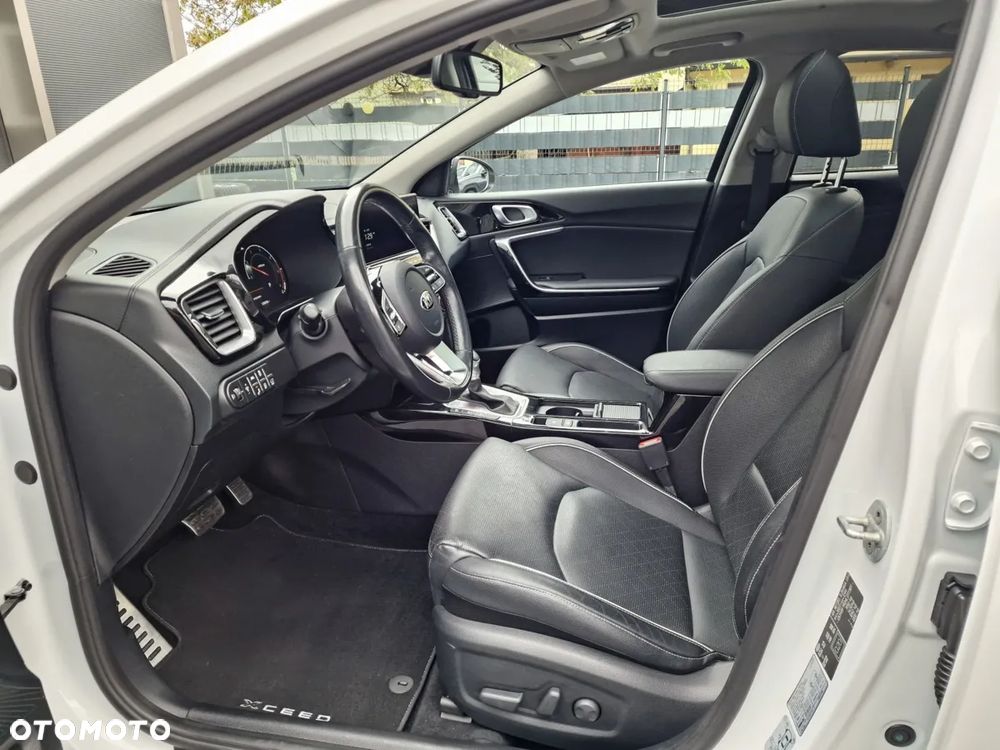 Kia XCeed 1.6 CRDi mHEV Prestige Line DCT - 17