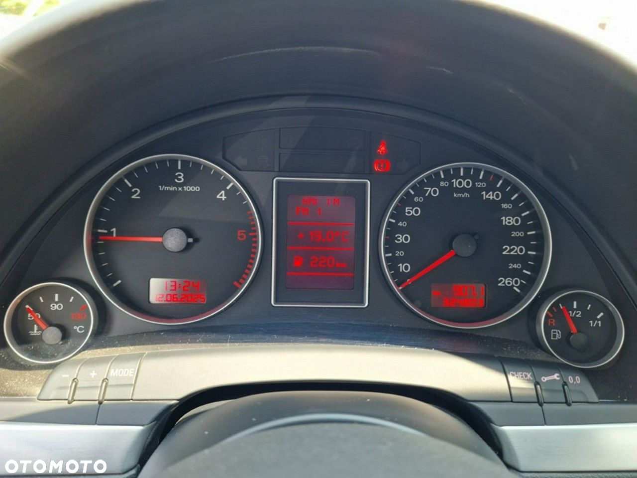Audi A4 Avant 2.0 TDI - 8