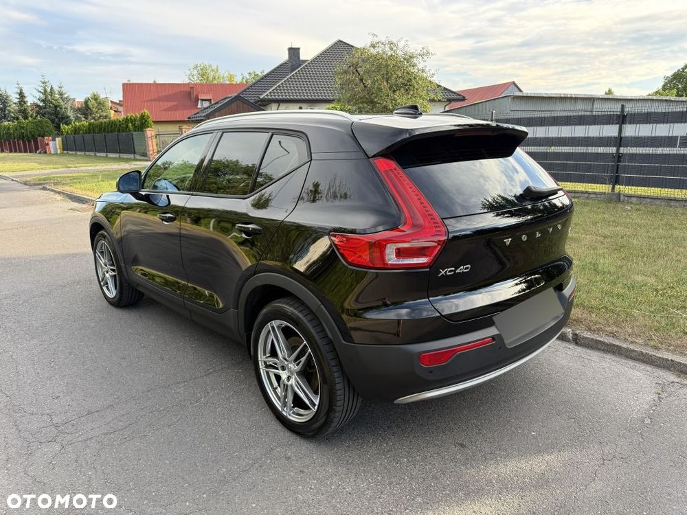 Volvo XC 40 D4 AWD Momentum - 4