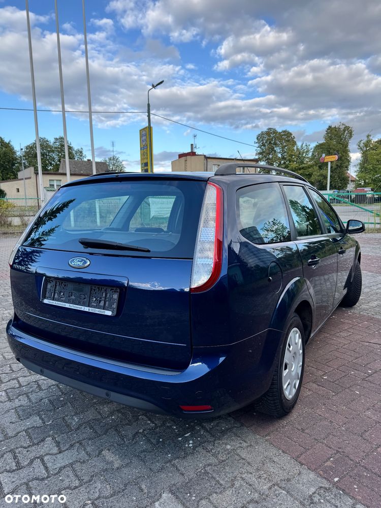 Ford Focus 1.6 Trend + - 3