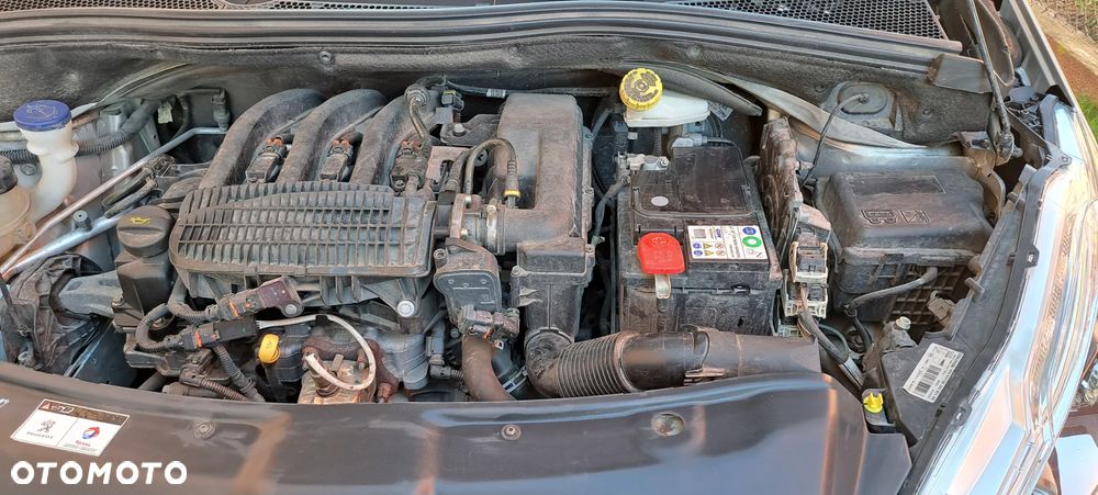 Peugeot 208 1.2 PureTech GPF Allure S&S - 14