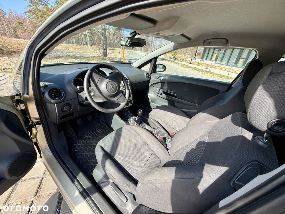 Opel Corsa 1.2 16V Essentia - 6