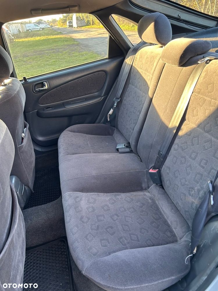 Toyota Corolla 2.0 D-4D Sol - 17