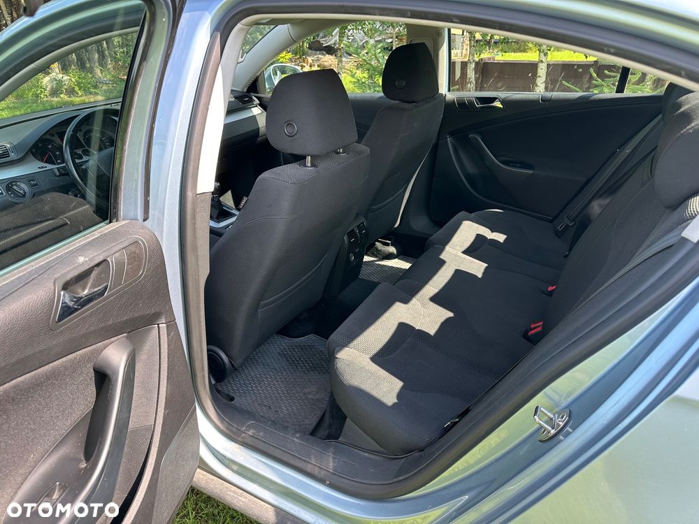 Volkswagen Passat 2.0 TDI DPF Comfortline - 10