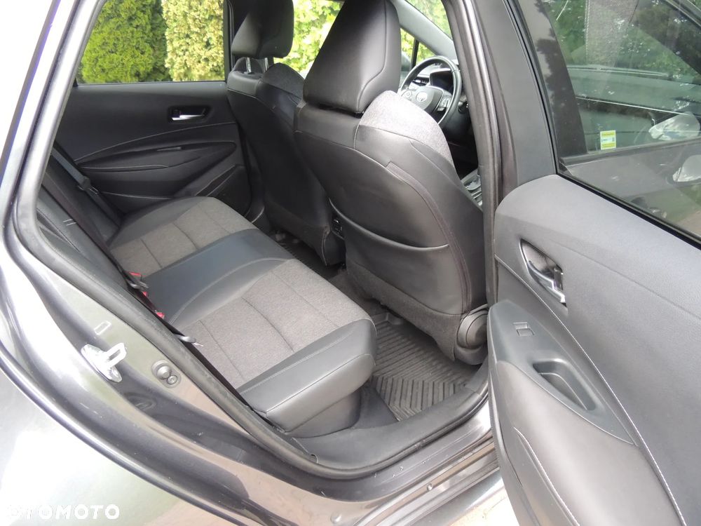 Toyota Corolla 1.8 Hybrid Style - 18