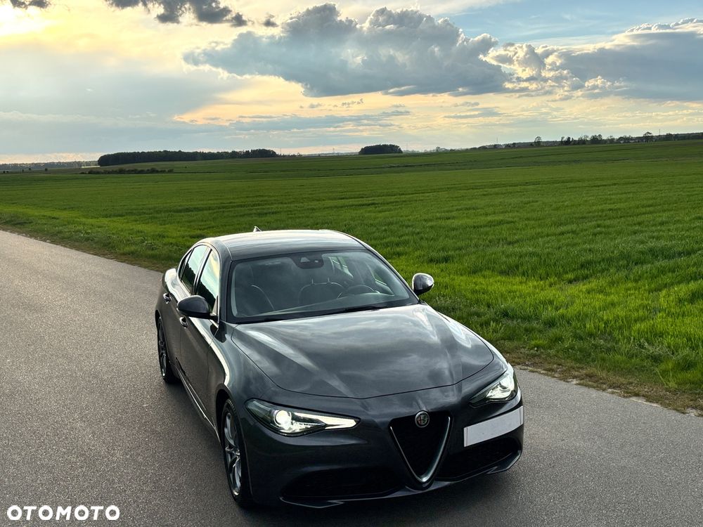 Alfa Romeo Giulia 2.2 AT8 Executive - 22