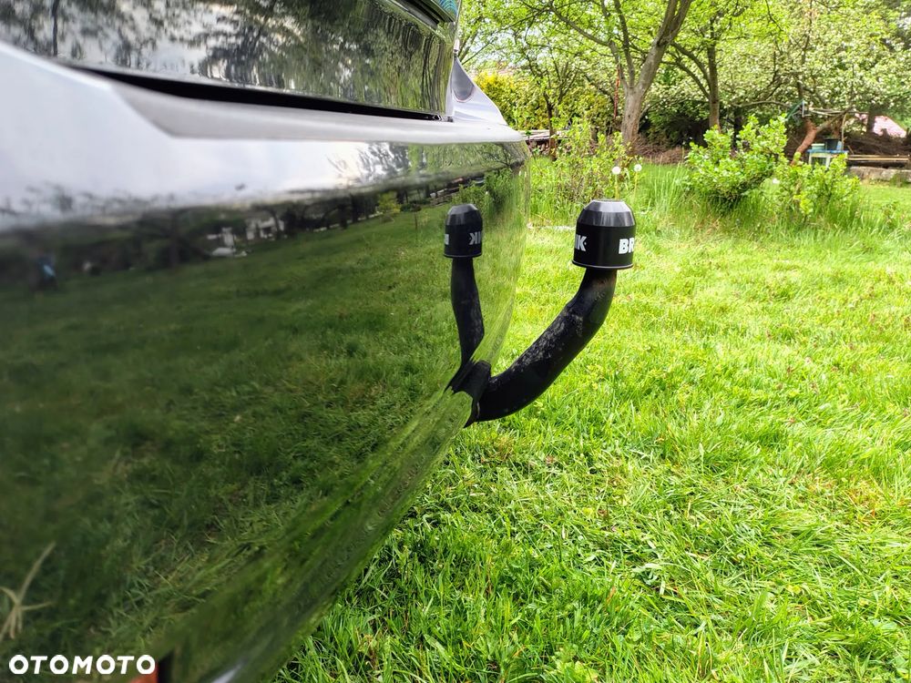 Toyota Avensis 1.8 Sol plus NAVI - 25