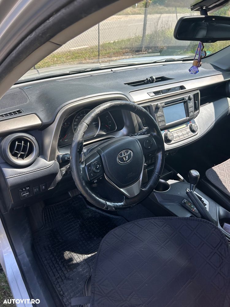 Toyota RAV4 2.2 D-4CAT 4WD Aut Luxury 18" - 4