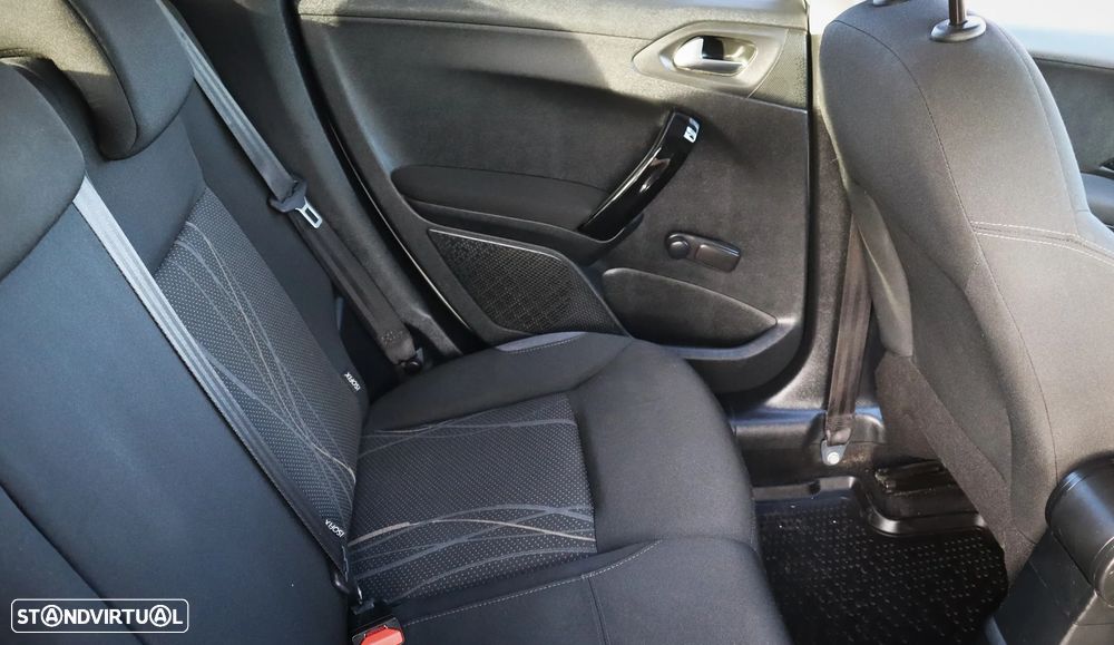 Peugeot 208 1.4 HDi Active - 22