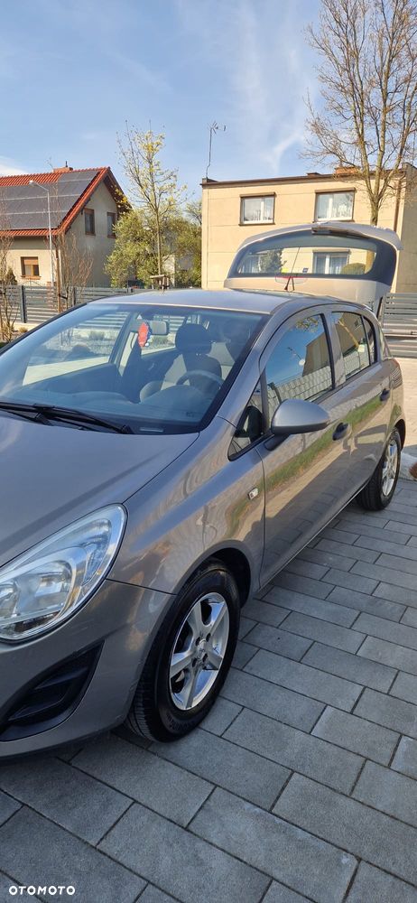 Opel Corsa 1.2 16V Essentia - 2
