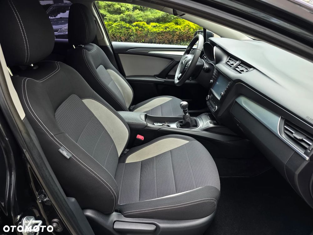 Toyota Avensis - 26