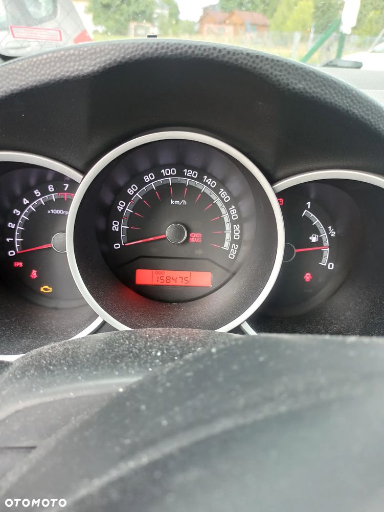 Kia Venga 1.6 L - 6