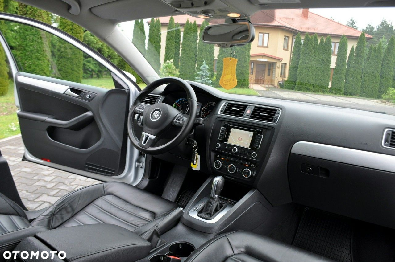 Volkswagen Jetta 1.4 Hybrid DSG Highline - 25