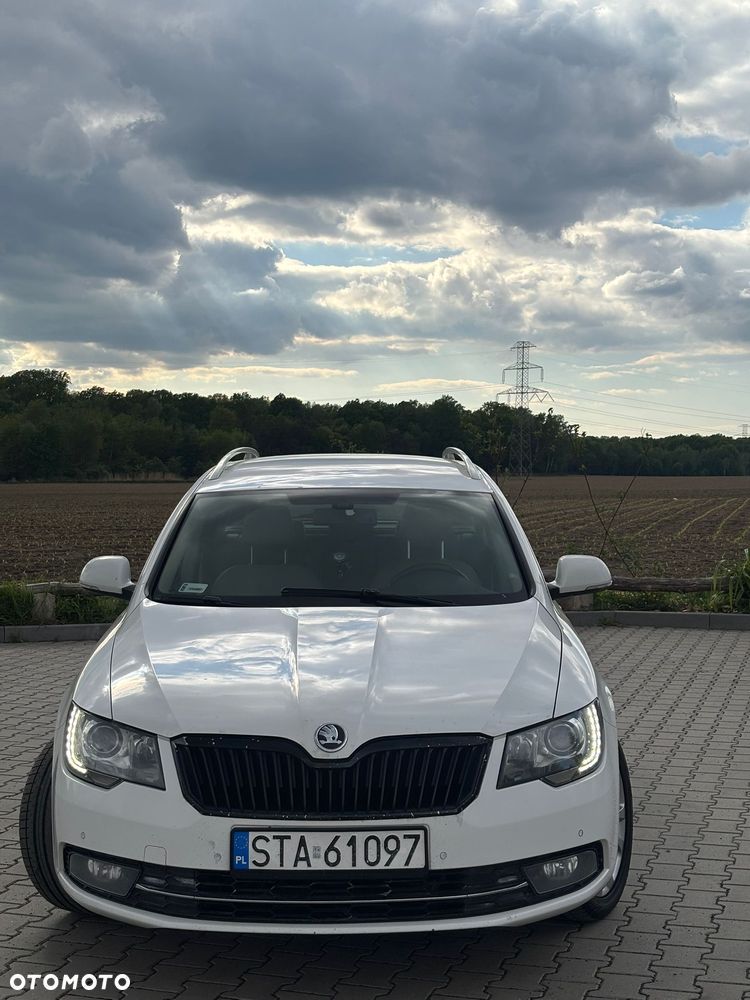 Skoda Superb 2.0 TDI 4x4 Platinum DSG - 2