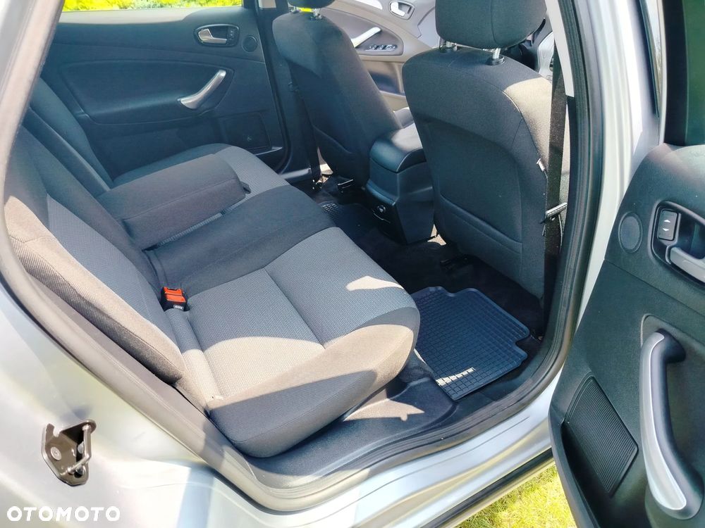 Ford Mondeo 1.6 Ghia X - 31