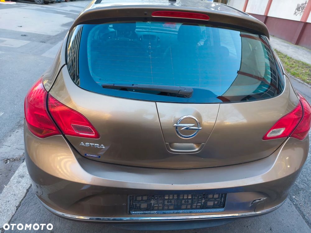Opel Astra - 8