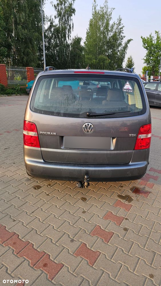 Volkswagen Touran 1.9 TDI Highline - 10