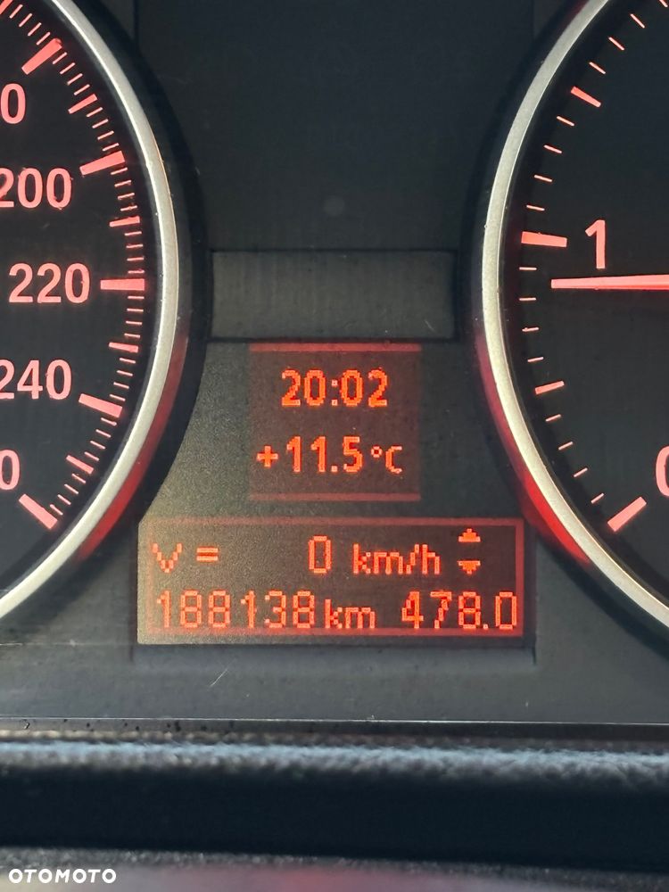 BMW Seria 3 318d DPF - 16