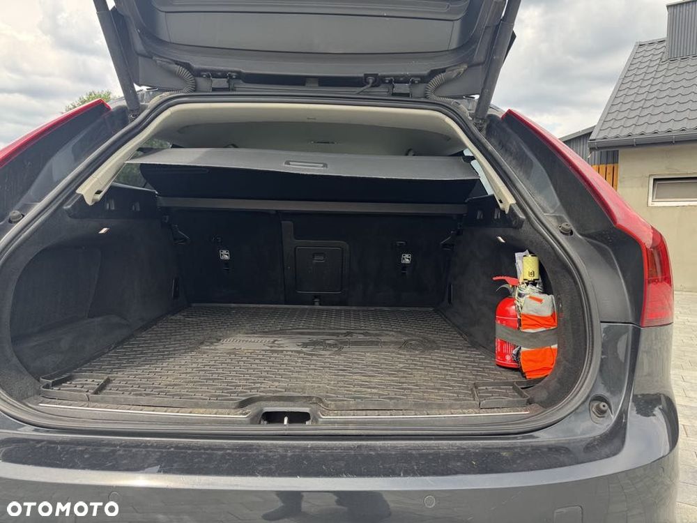 Volvo V90 D4 SCR Momentum Pro - 25