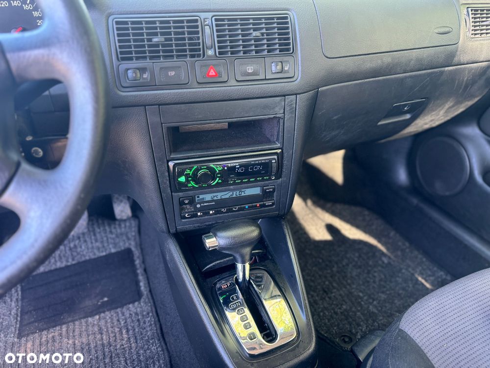 Volkswagen Golf - 16