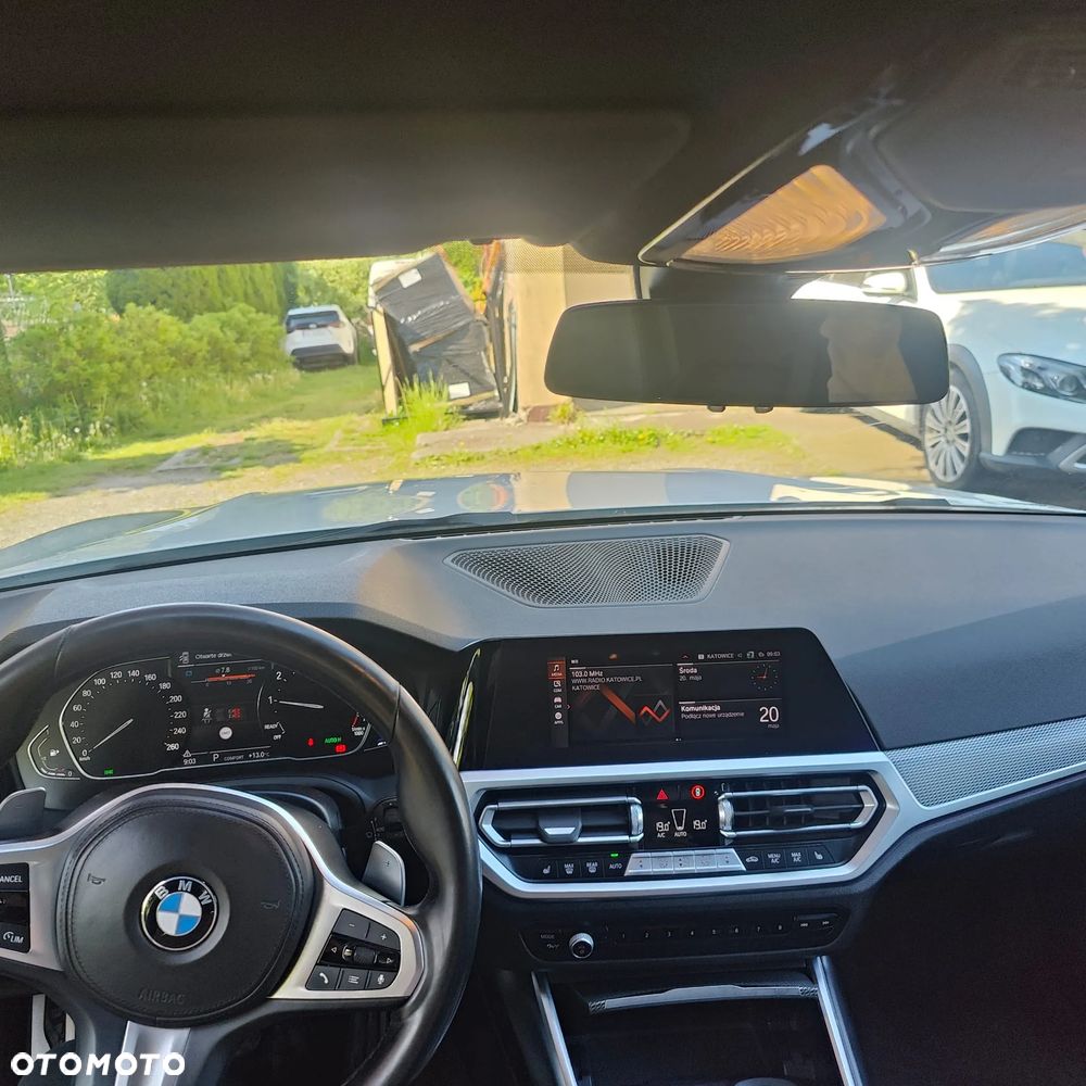 BMW Seria 3 320i - 13