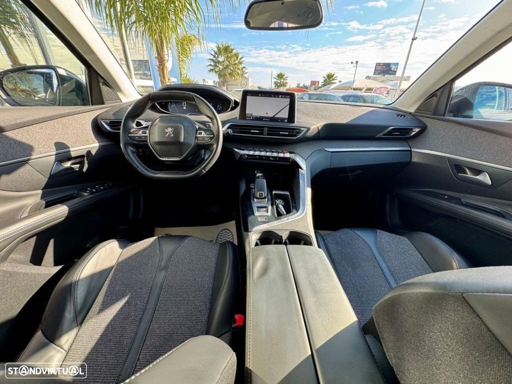 Peugeot 3008 1.2 PureTech Allure EAT6 - 18