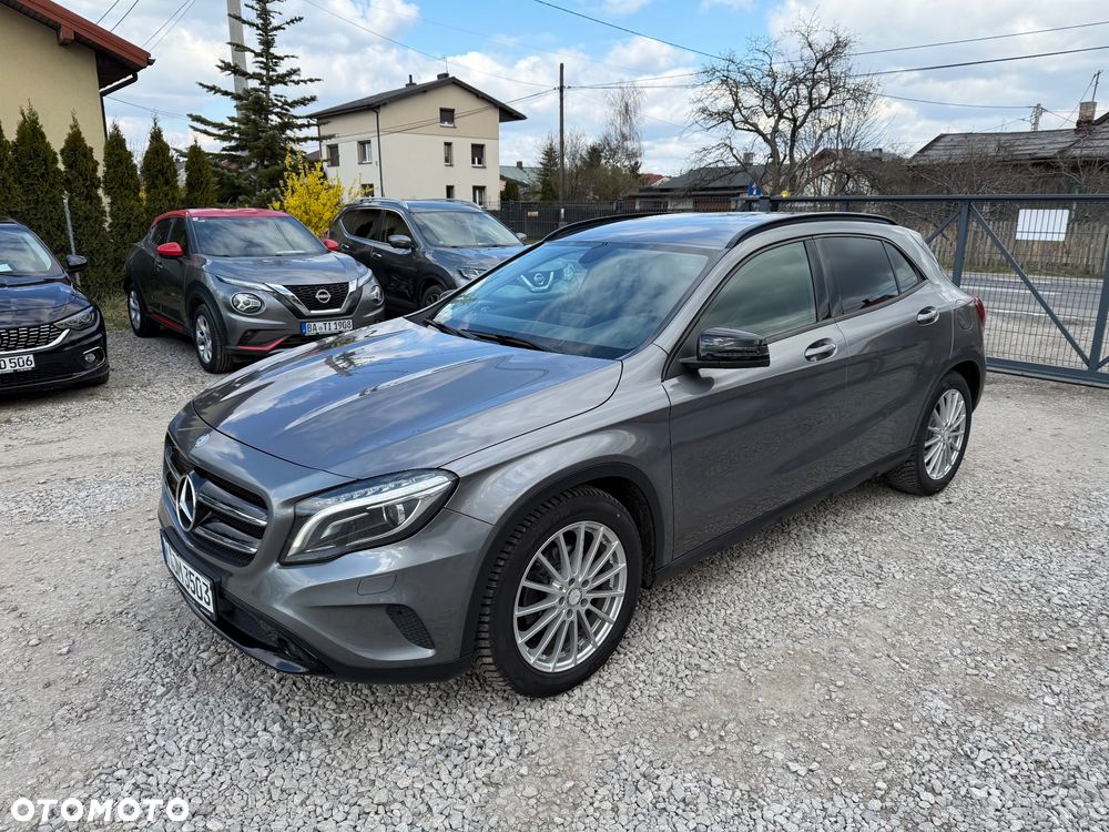 Mercedes-Benz GLA 200 Urban - 14