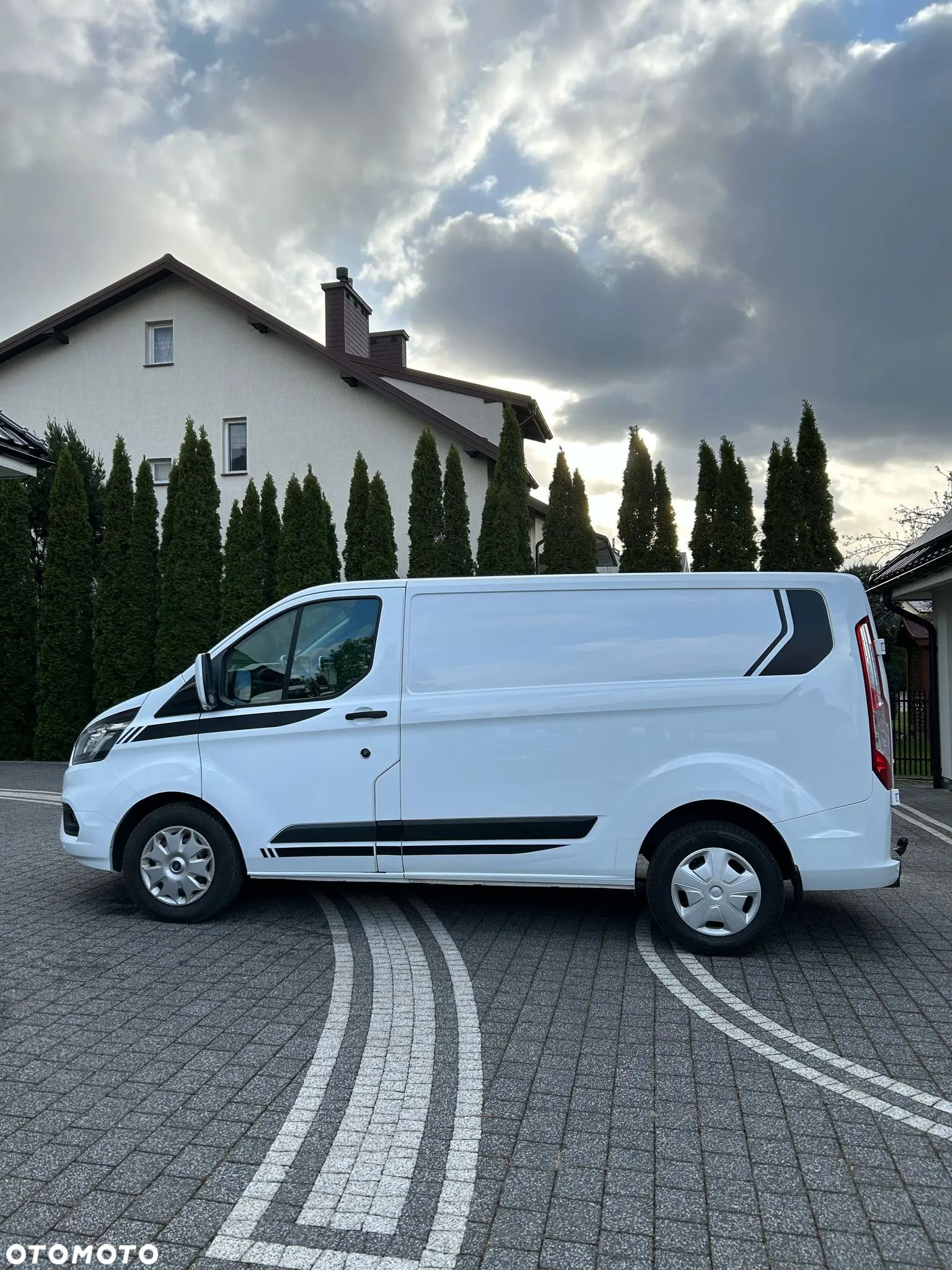 Ford Transit Custom 320 L1H1 LKW VA Autm Trend - 1