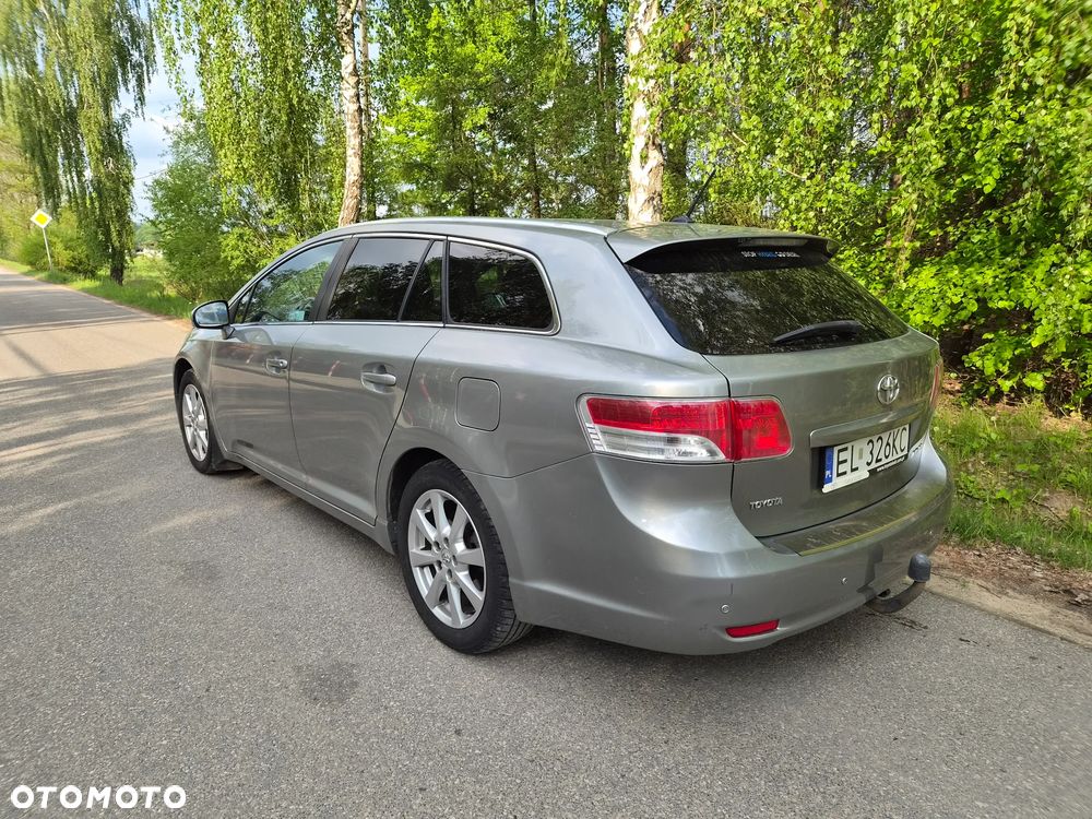 Toyota Avensis 2.0 D-4D Luna - 4