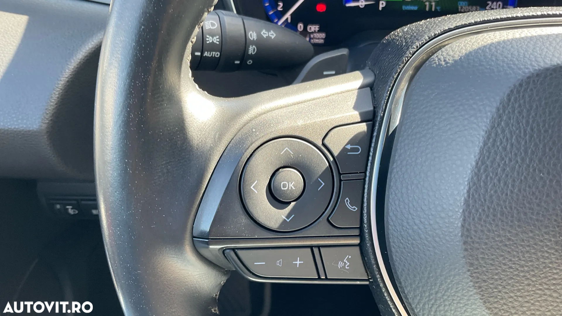Toyota Corolla 2.0 HSD Dynamic interior Negru - 13