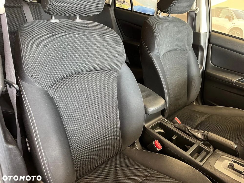 Subaru XV 2.0i Exclusive CVT - 25