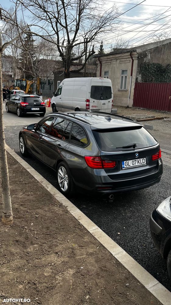 BMW Seria 3 320d Touring Aut. - 3