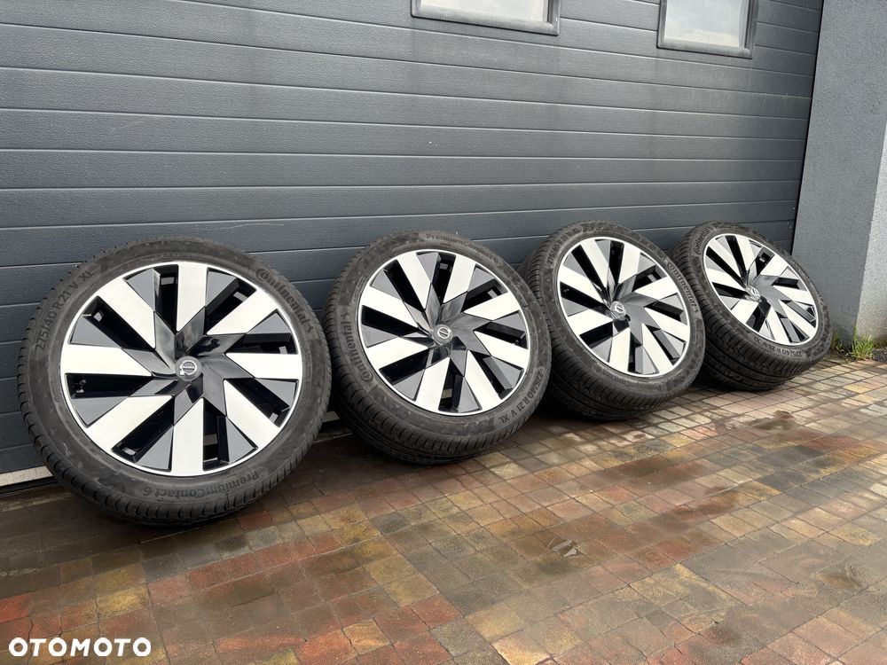 Alufelgi z Oponami Volvo 5x108 9Jx21 ET 38 275/40/21 Continental - 1