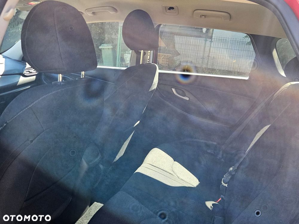 Hyundai i30 1.6 D Comfort - 17