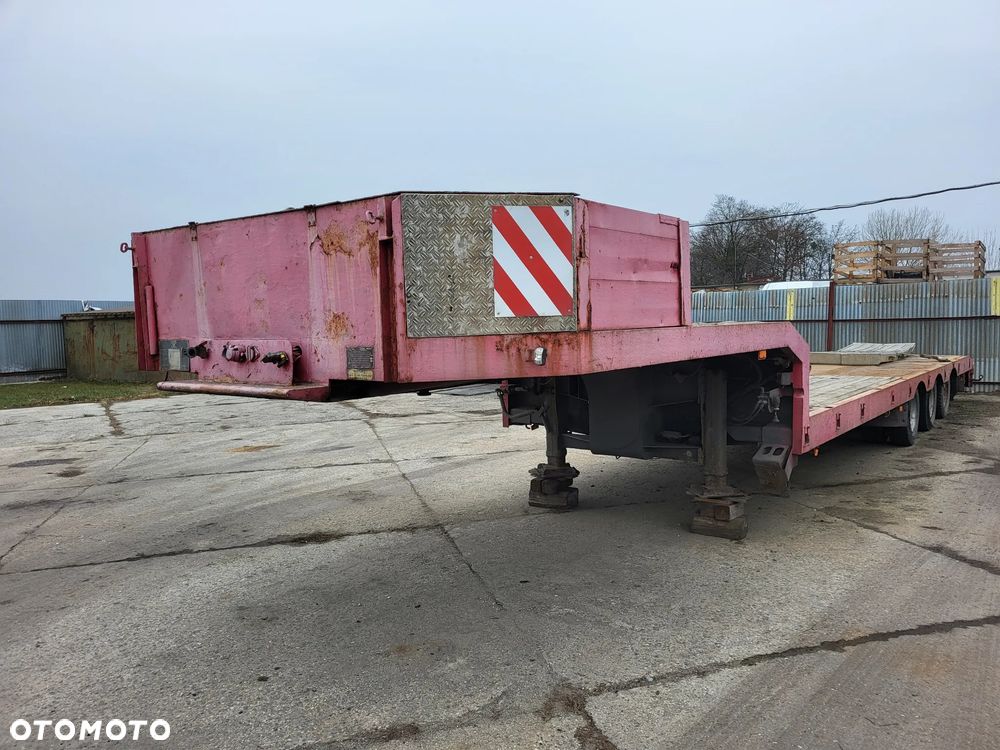 Broshuis niskopodwoziowa - 2