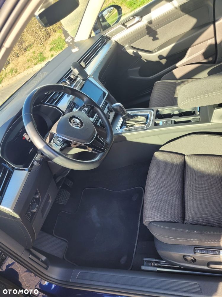 Volkswagen Passat - 6