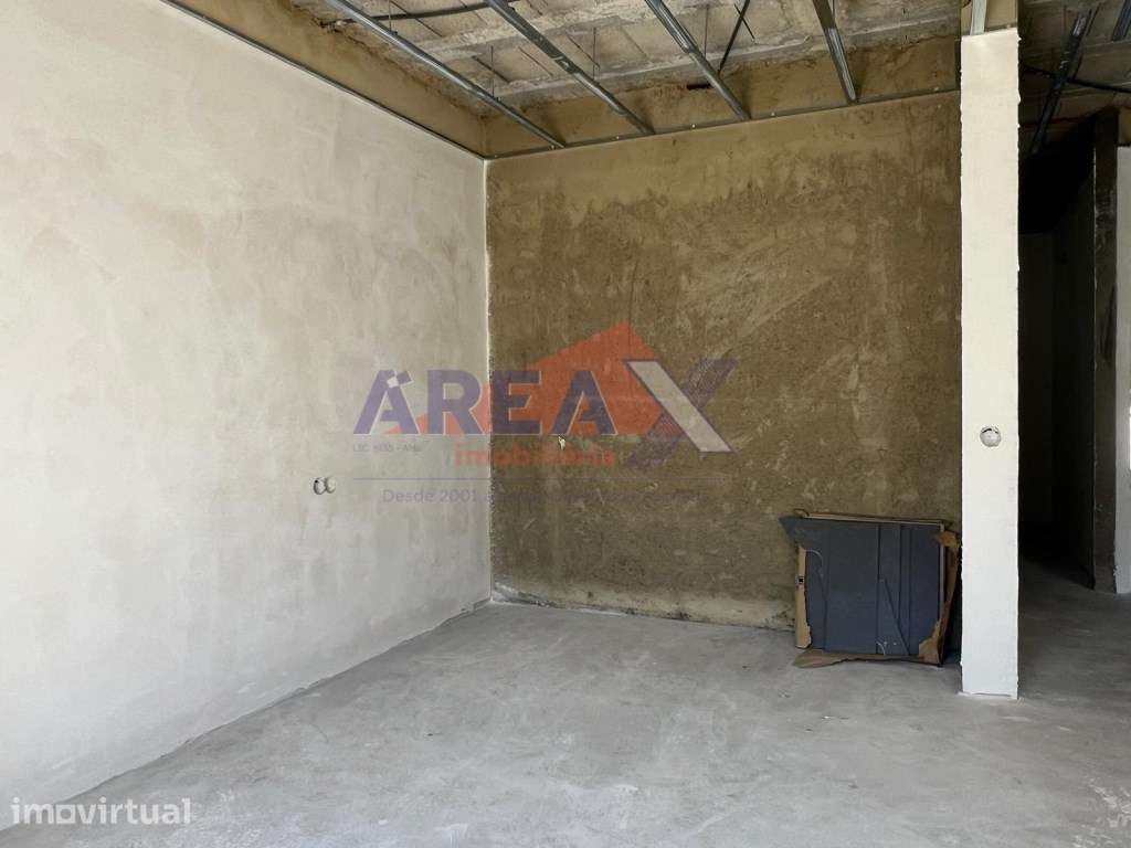 Lote 9 - Moradia geminada térrea T3, com logradouro e alpendre. Arq... - Grande imagem: 5/25