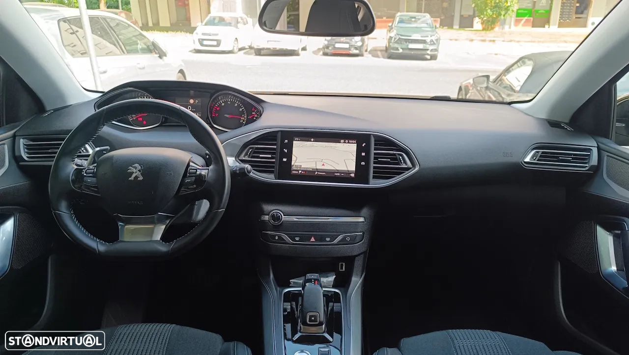 Peugeot 308 1.2 PureTech Allure EAT8 - 10