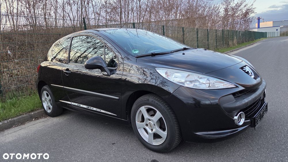 Peugeot 207 - 1