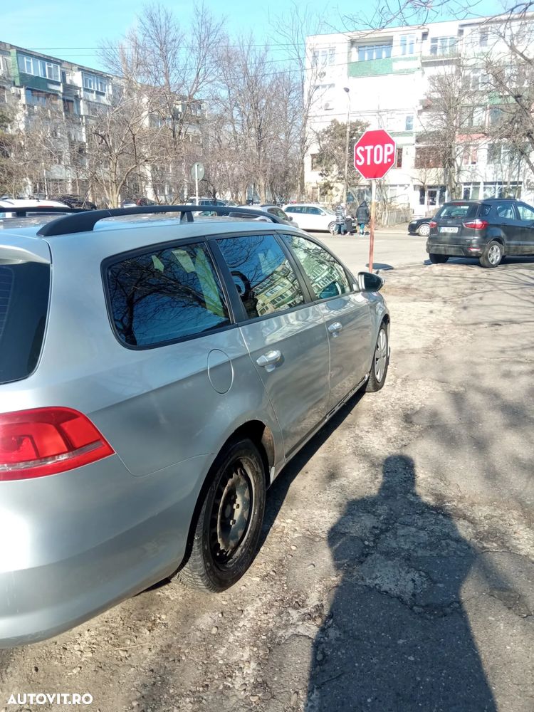 Volkswagen Passat 1.6 TDI DPF BlueMotion Technology Comfortline - 3