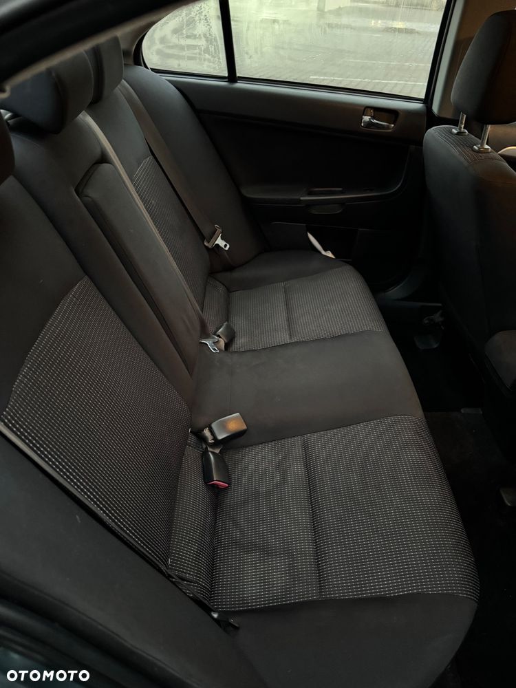 Mitsubishi Lancer 1.8 CVT Invite - 25