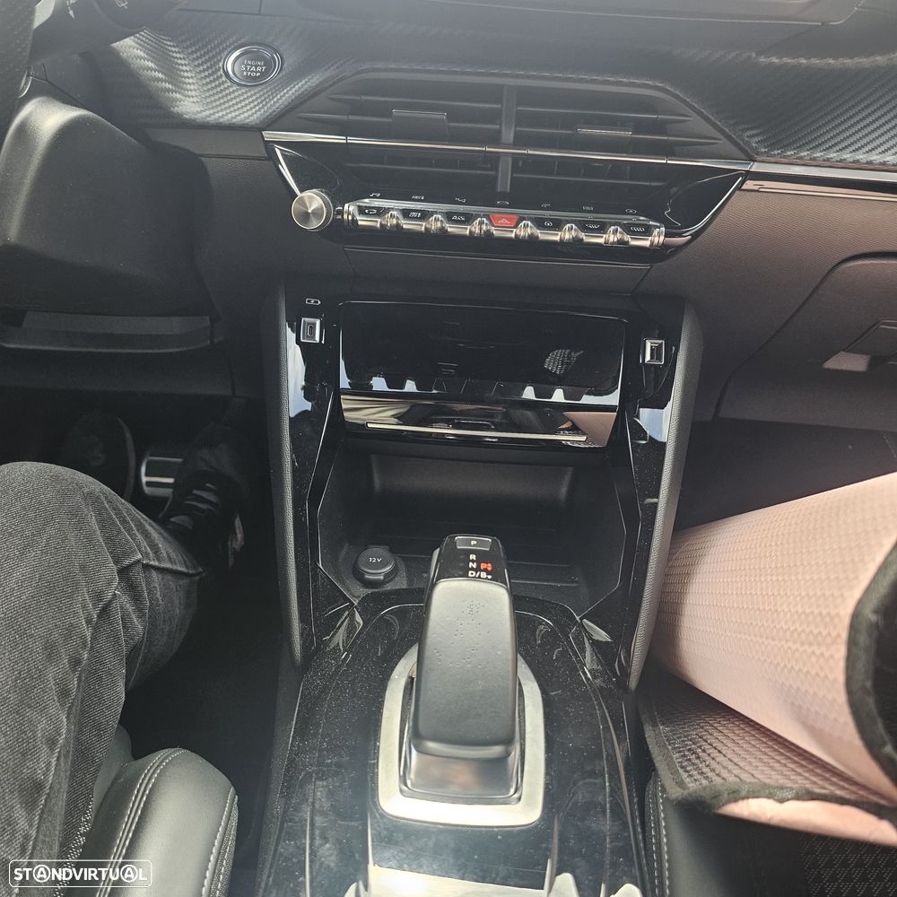 Peugeot e-2008 50 kWh GT - 8